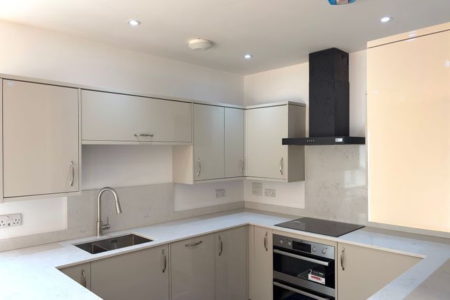 2 Egbert Road, Faversham photo 3