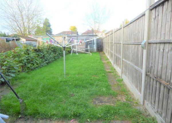 29, Fairholme Crescent, Hayes photo 4