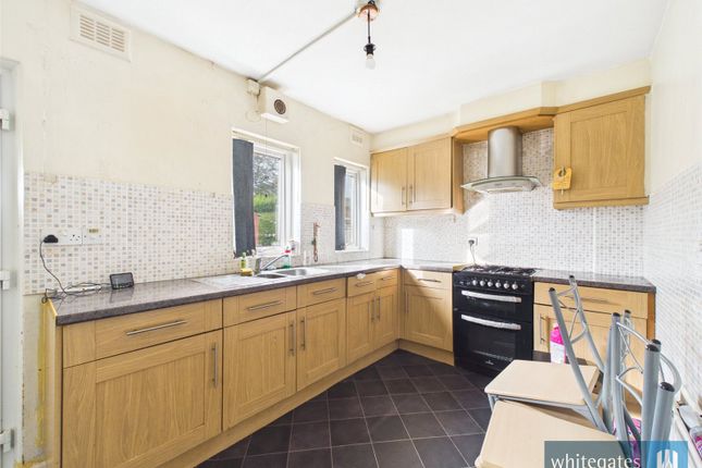 Aberford Road, West Yorkshire photo 4