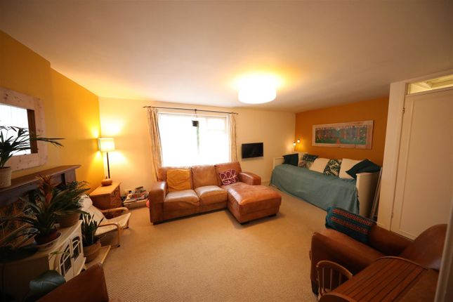 Flat for sale in Maple Street, Hull