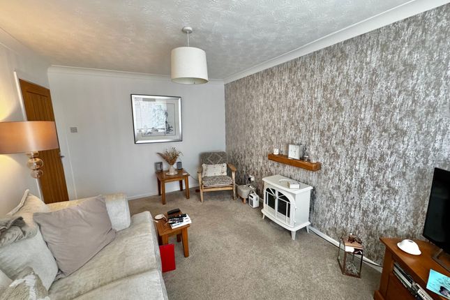 8 Orford Close, Stockport photo 3