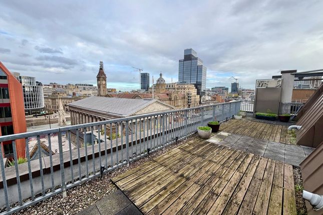 2-bed flat on 114, Queens College Chambers, Birmingham, £400,000