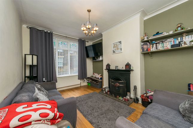 54, Westover Road, West Yorkshire photo 2