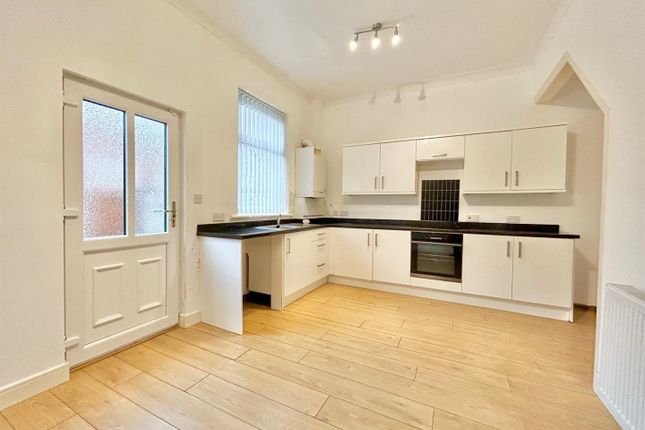47, Buck Street, Leigh photo 3