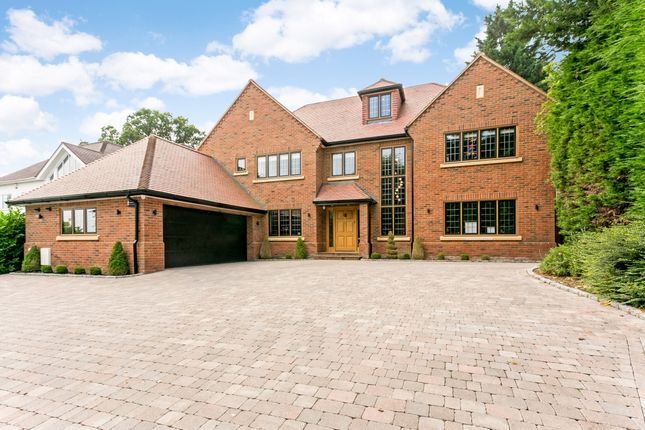 16 Woodhill Avenu...