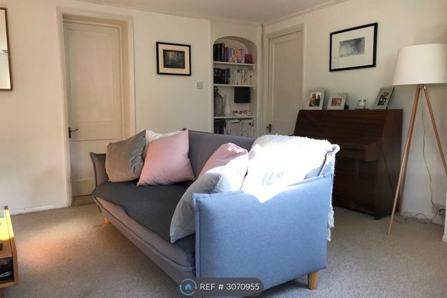 C Stockwell Park Crescent, London photo 5