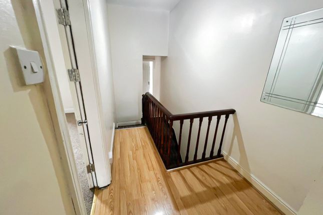 Bronwyn, 30a, Rose Lane,, Liverpool photo 4