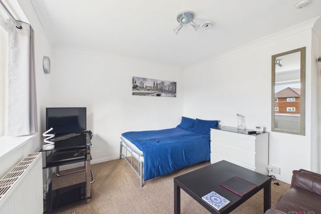 6 Upstairs Flat Cornwall Avenue, Cheltenham, Cheltenham photo 3