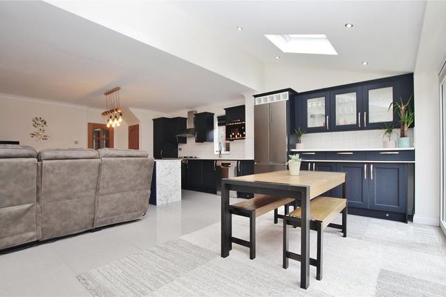 41, Acer Drive, Woking photo 3