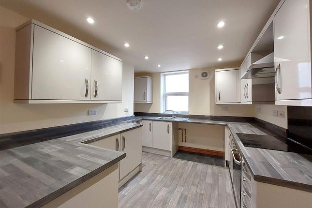 Flat 8, Taylor House, 48-49, Albemarle Crescent, Scarborough photo 4