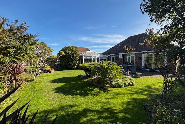 11 Ursula Avenue, Selsey photo 2