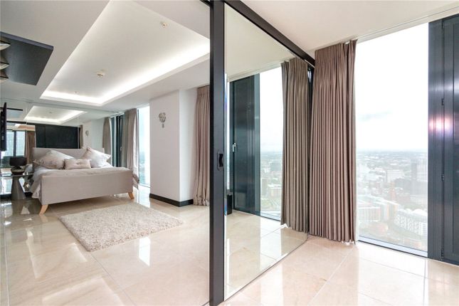 Flat to rent in Beetham Tower, Deansgate, Manchester
