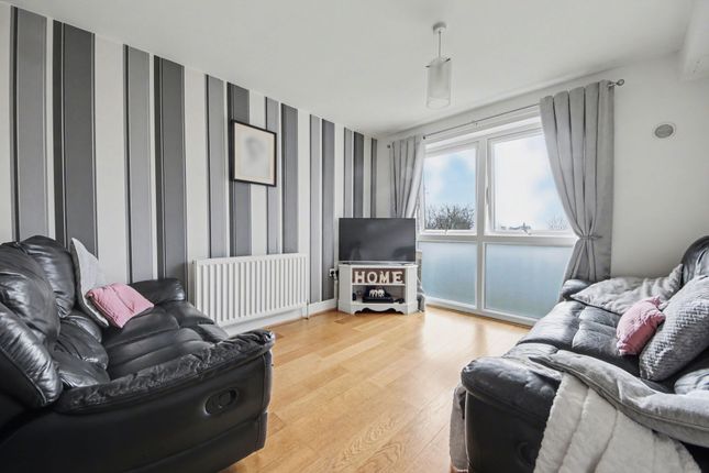 Flat 16, Target Place, Southampton photo 3