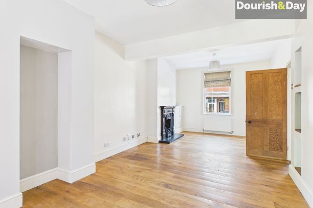 57 Rowley Grove, Stafford photo 3