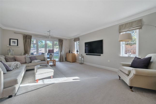 Denby Close, Berkshire photo 2