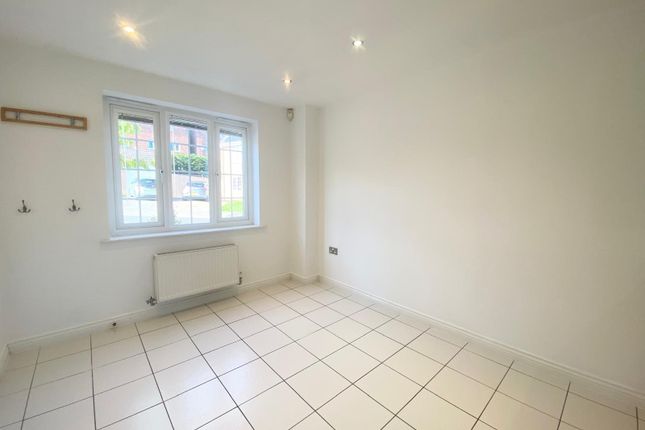 3, Murray Way, West Yorkshire photo 3