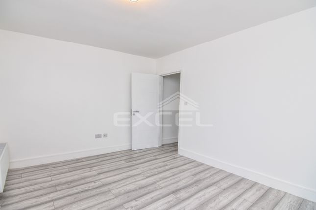House, 4, Fredericks Place, Woodside Park photo 2