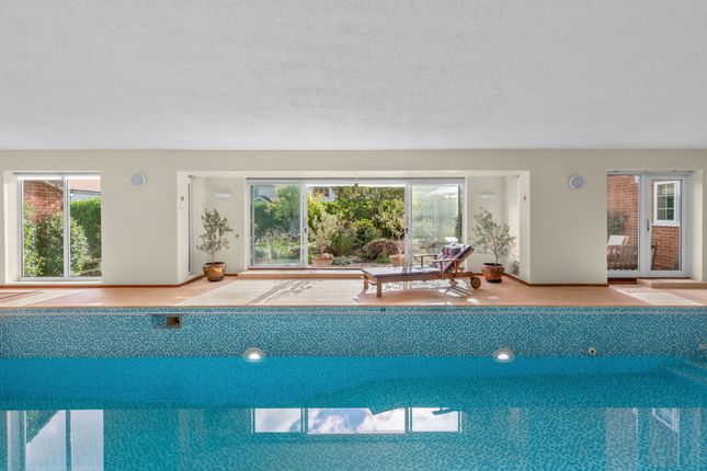1 Eghams Close, Beaconsfield photo 2