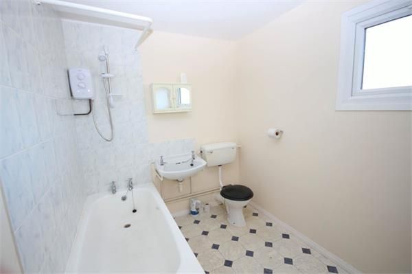 3a, Humber Road, Witham photo 5