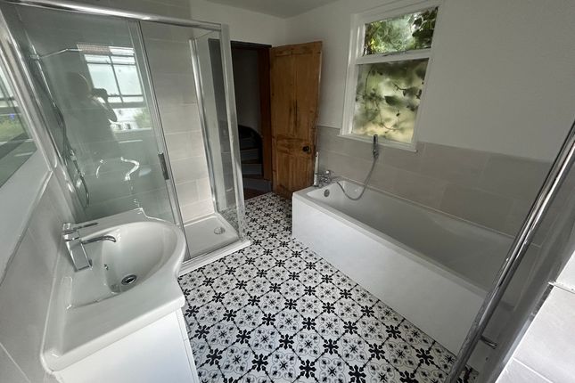 24, Tyler Street, Greenwich photo 2