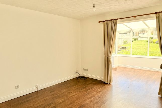 28, Hazelwood Close, Devon photo 4