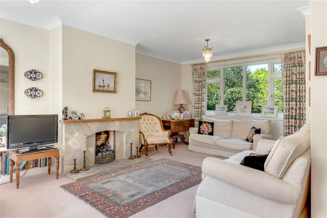 5, The Paddock, West Sussex photo 3