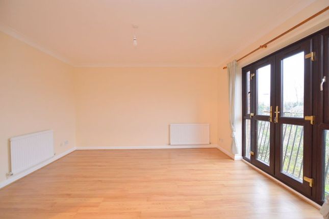 23, Oakdene Close, Hatch End photo 4