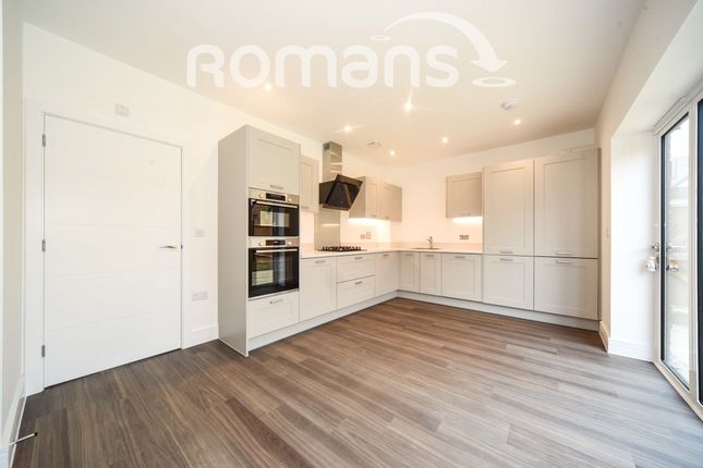 1, Stowe Place, Crowthorne photo 3