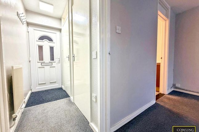 Flat 12, Pippin Court, Wickford photo 3