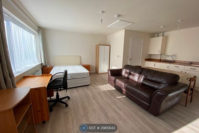 Studio flat on Britannia Walk, Trumpington, Cambridge, £1,400/mo