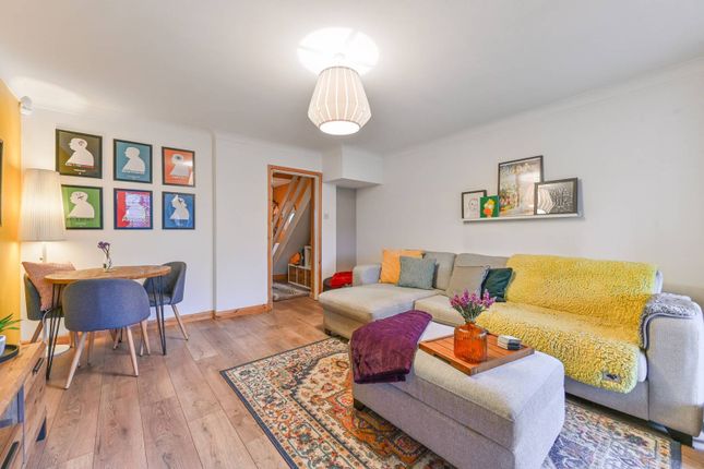 2-bed flat on Sunny Bank, South Norwood, £360,000