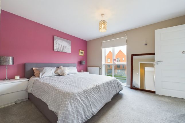 Flat for sale in Louisburg Avenue, Bordon, Hampshire