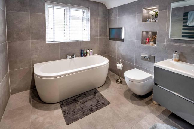 15, Plantation Avenue, Doncaster photo 3