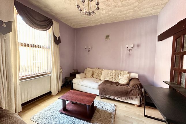 4, Plover Street, Preston photo 3