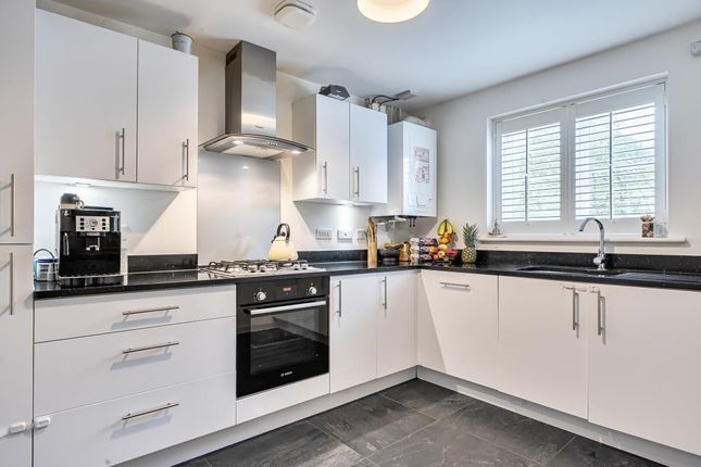 7 LALLY DRIVE, Lally Drive, Upper Heyford, Bicester photo 3