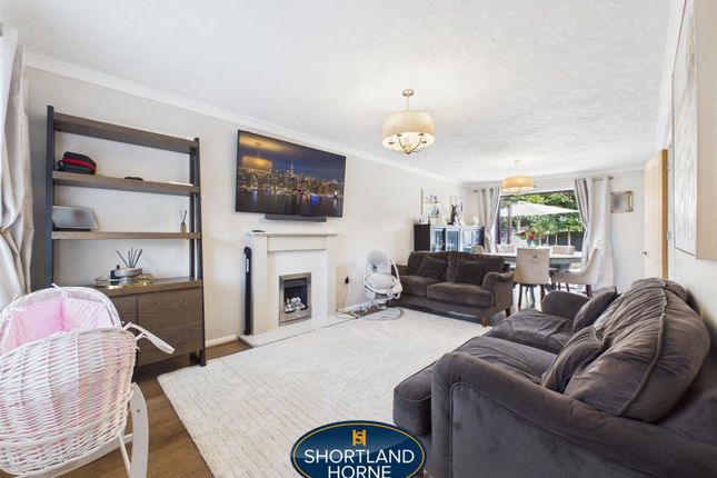 24, Solent Drive, Coventry photo 3