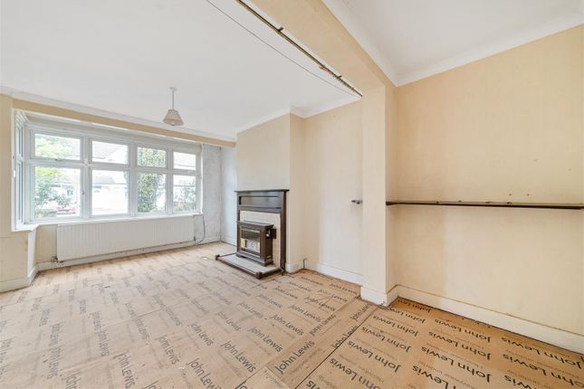 72, Greenway, Raynes Park photo 3