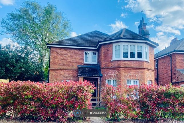 Detached house to rent in Bath Road, Camberley