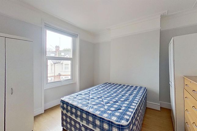 FFF, 4, Barmouth Road, London photo 4