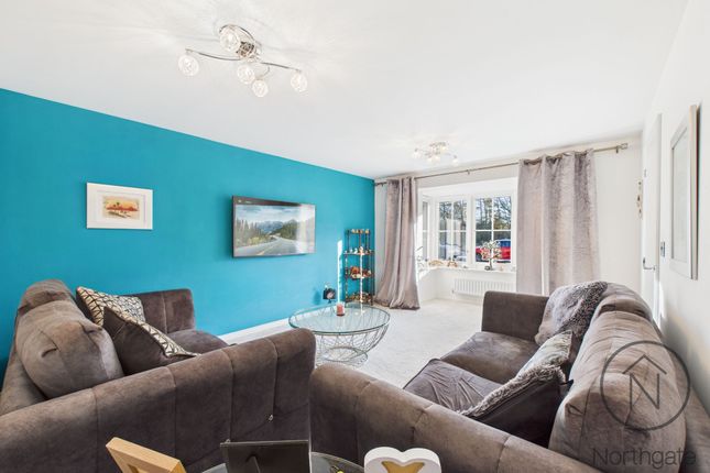 54 Spindleberry Way, Newton Aycliffe photo 3