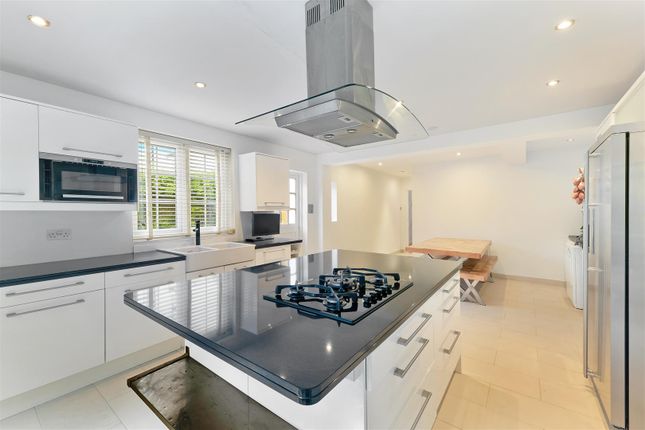 27, Kingswood Road, Tadworth photo 3