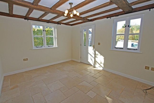 Cobblers Cottage, Heartenoak Lane, Hawkhurst photo 4