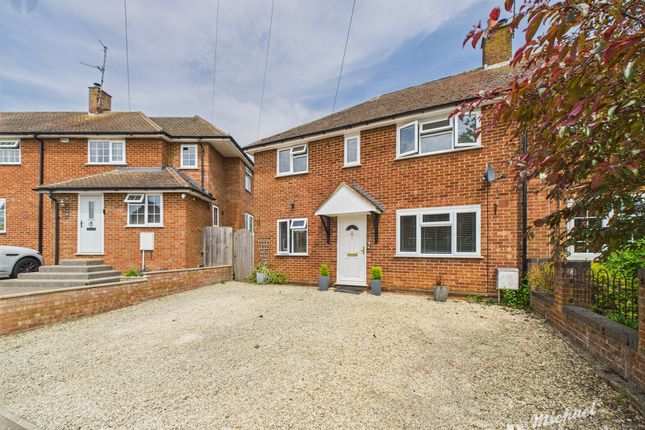 4-bed house on 4 Chiltern Close, Stone, £500,000