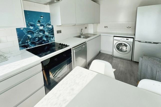 Angelina House,Flat 32, Goldsmith Road, London photo 3