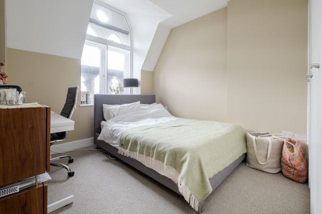 Flat for sale in Euston Road, London