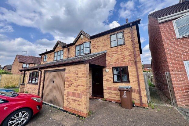 Town house to rent in Heron Drive, Nottingham