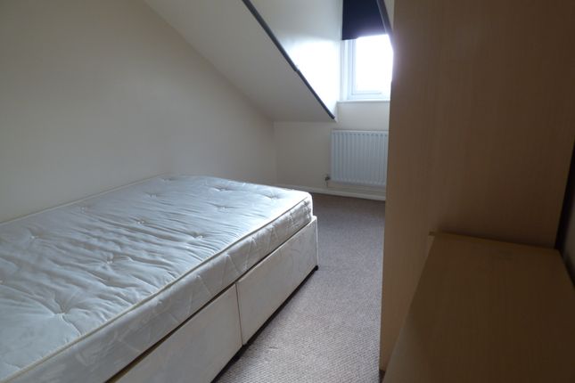 Flat to rent in Broughton Street, Beeston, Nottingham