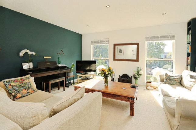 2, Keynsham Bank, Gloucestershire photo 2