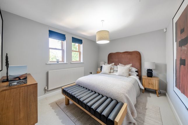 11 Kenmore House, 47B, Boundaries Road, London photo 4