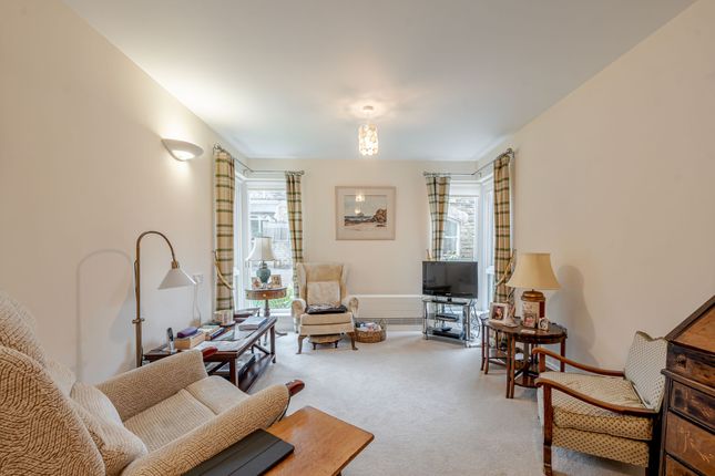 13 Martin Grange, Harrogate photo 3